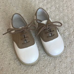 Toddler boy white and brown leather Oxford dress shoes